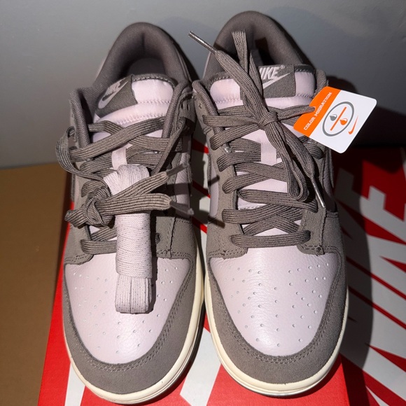 Nike Dunk Low Mens - Picture 3 of 8